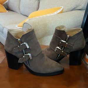 Grey Ankle boots with cute buckles