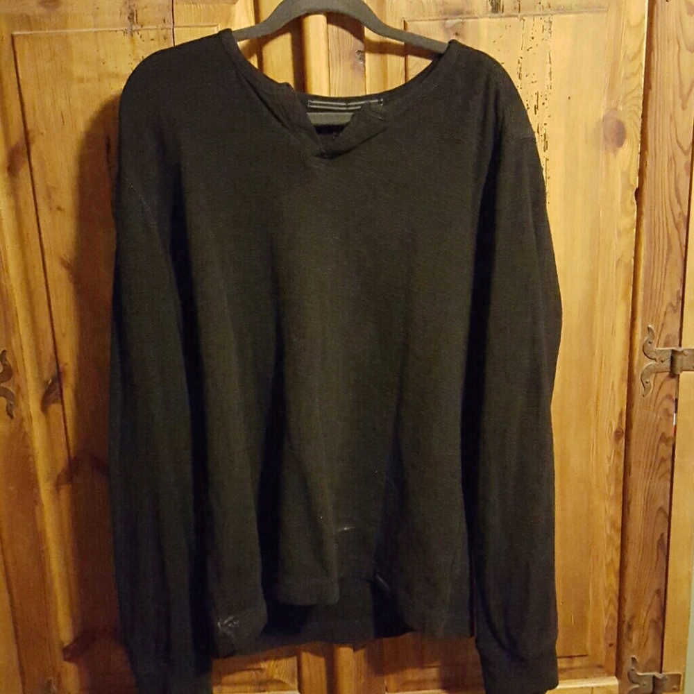 Black light weight sweater