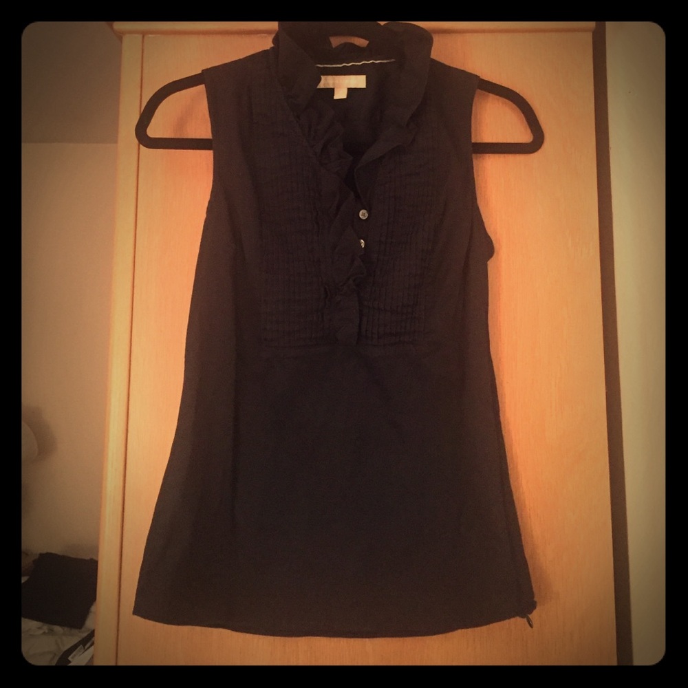 Sleeveless ruffle top