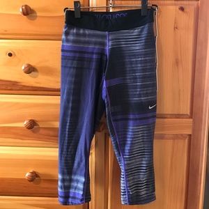 Nike Dri fit Capri leggings xs