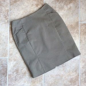H&M pocketed pencil skirt
