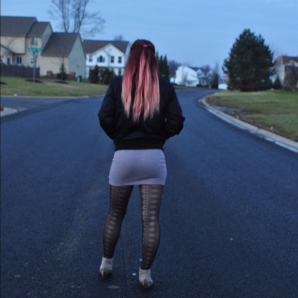 Meet your Posher, Kylie - Picture 2 of 4