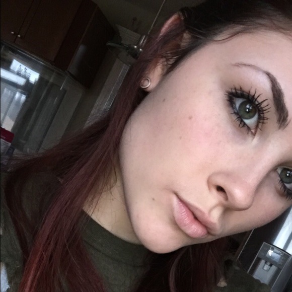 Meet your Posher, Kylie - Picture 3 of 4