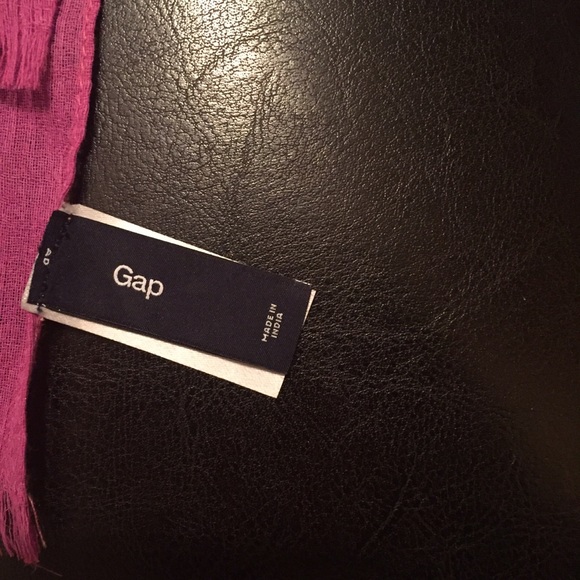 Polka dot gap scarf - Picture 2 of 2