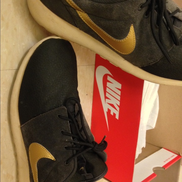 Nike Roshe Run - Picture 3 of 4