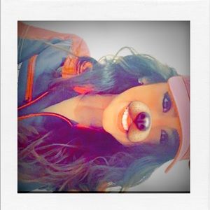 Meet your Posher, Luz