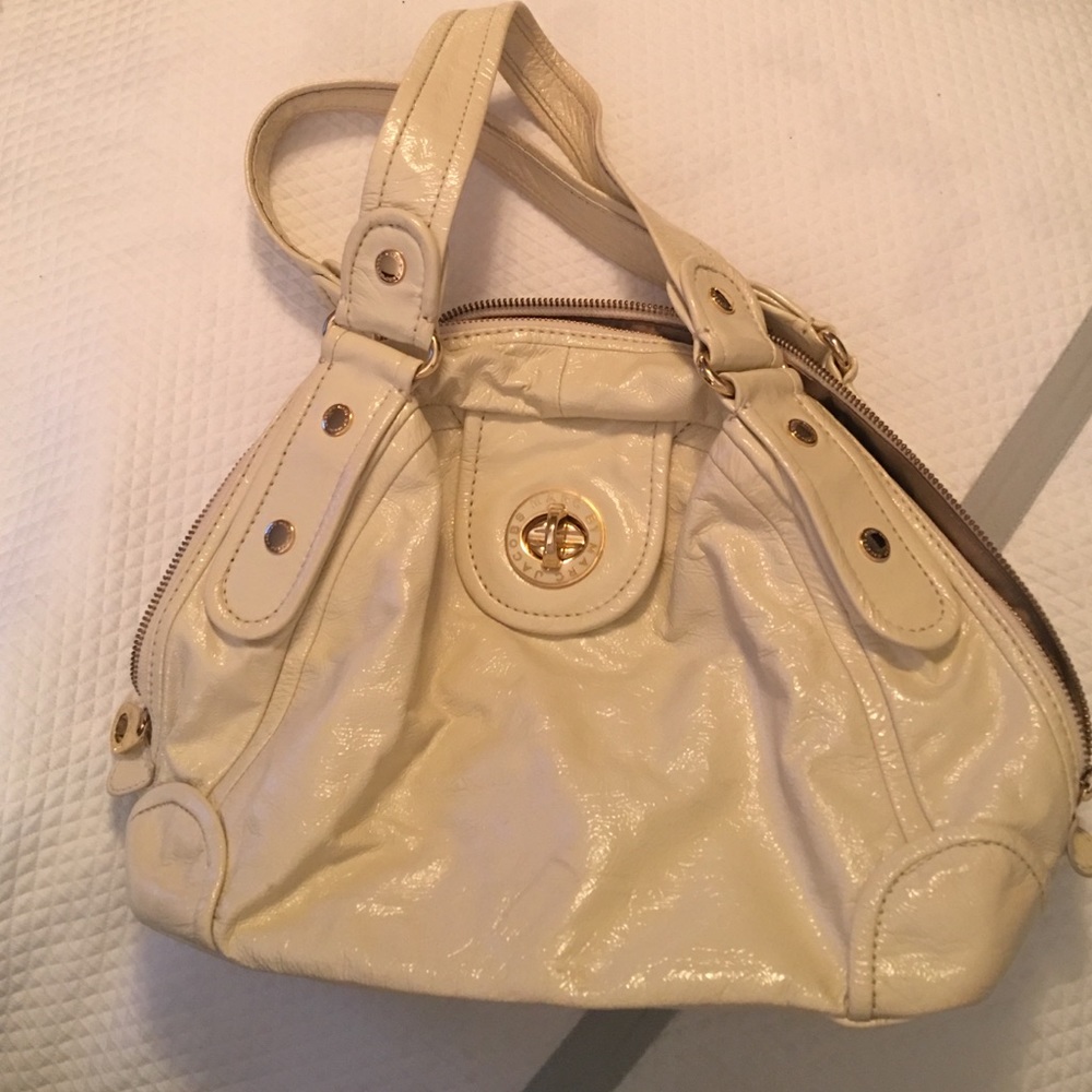 MARC BY MARC JACOBS ivory patent bag
