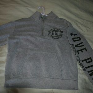 VS half zip pullover