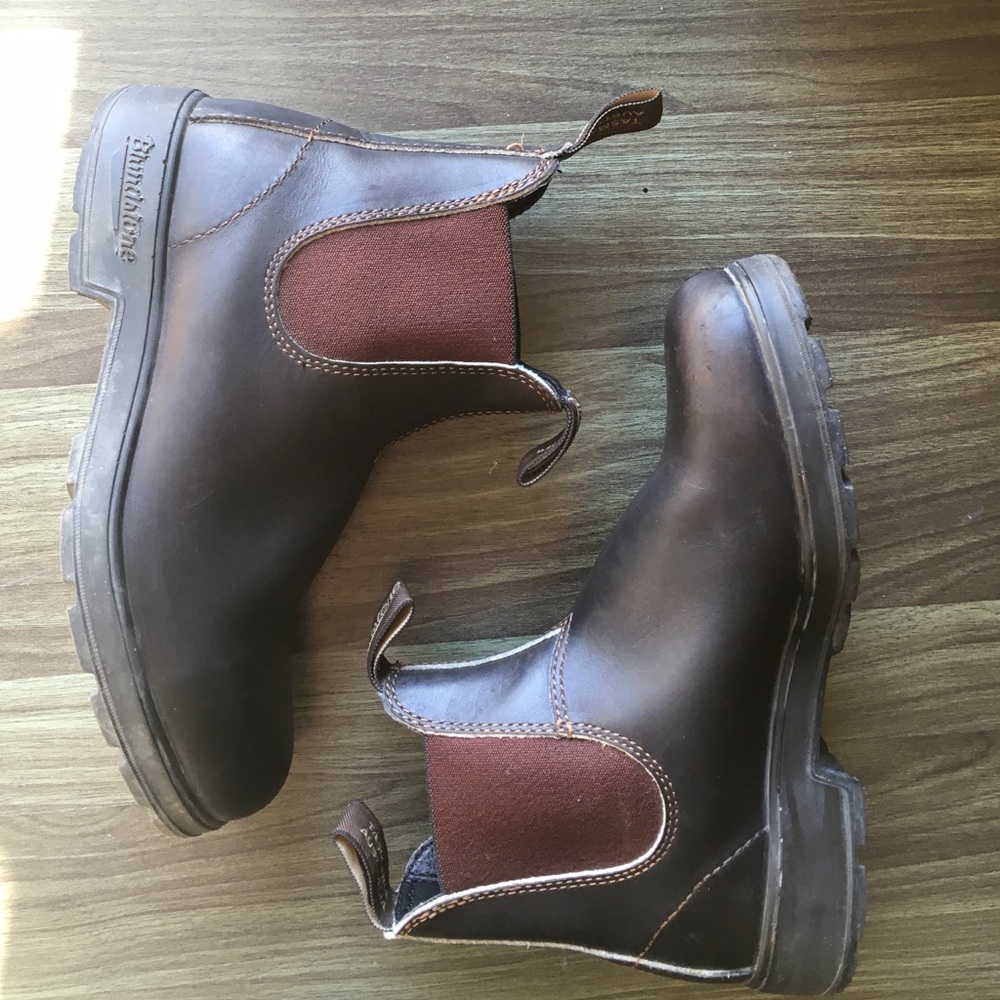 Blundstone brown leather boots