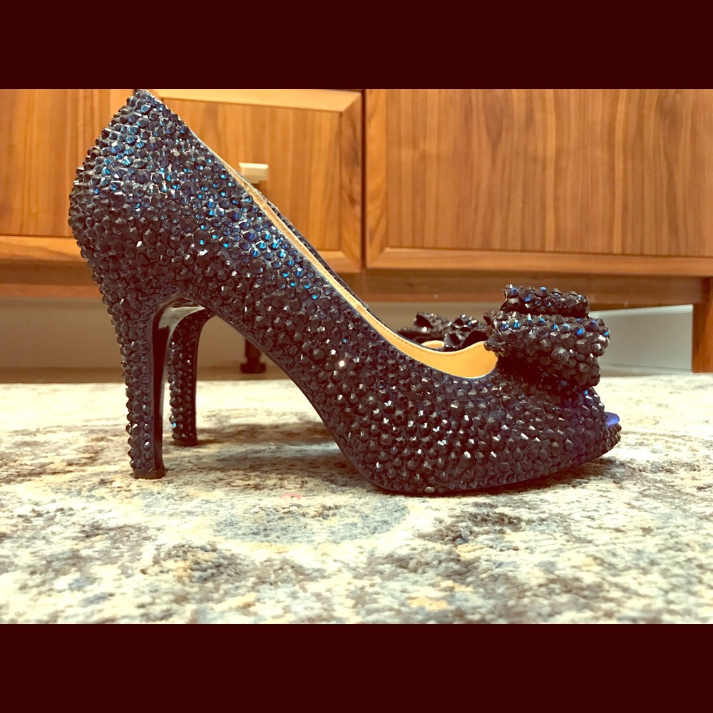 Size 40 (9-9.5) blue Swarovski peep toe pumps