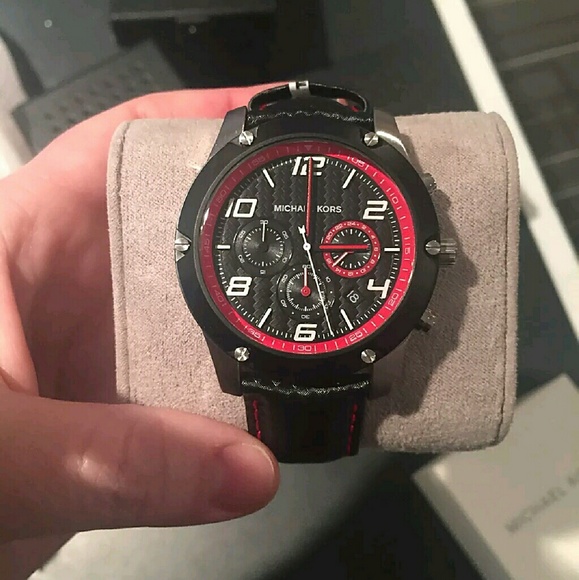 NWT Michael Kors Chronograph watch - Picture 2 of 4