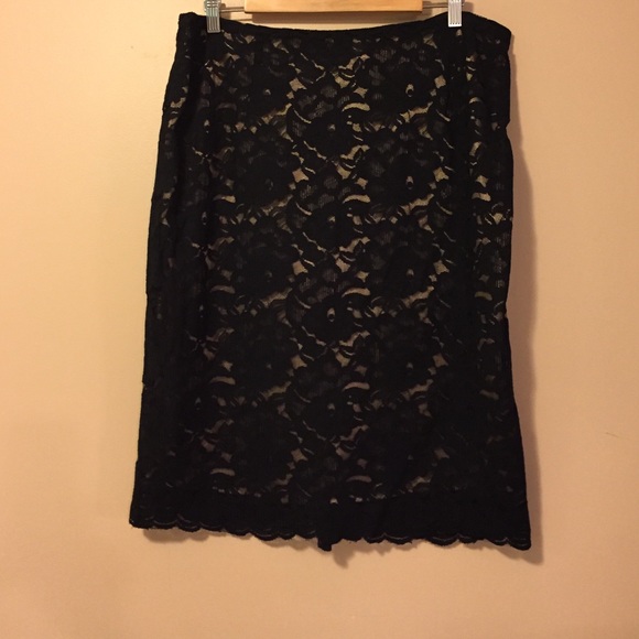 New York & Company Dresses & Skirts - New York &Company black lace pencil skirt size 18