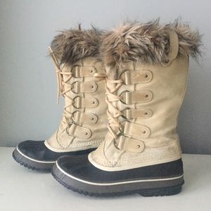 Sorel Joan of Arctic Woman's boots Size 8