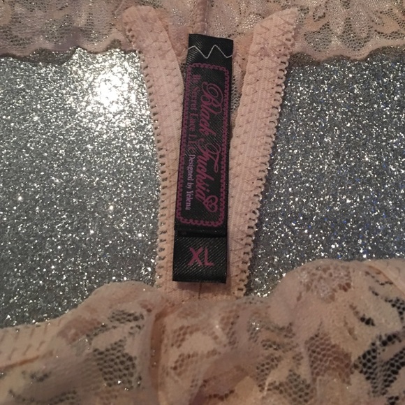 3 BRAND NEW NEVER WORN ALL LACE THONG PANTIES - Picture 3 of 4