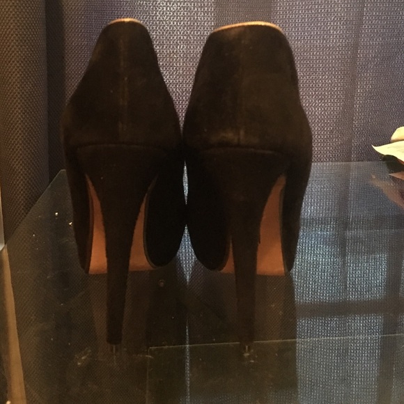 Adorable Peep-toe Pumps! - Picture 3 of 4