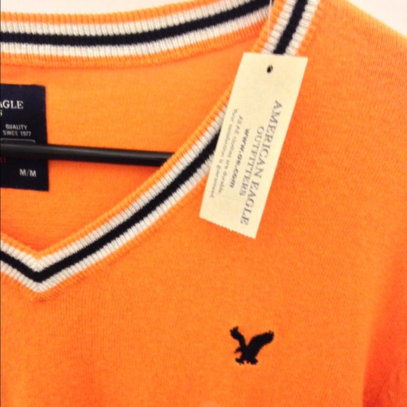 AE sweater Athletic Fit - Picture 2 of 3