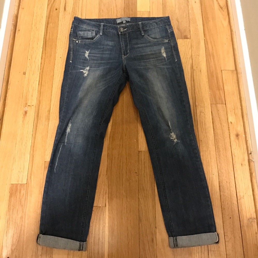 Boyfriend fit distressed jeans