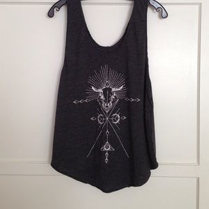 Soft graphic tank top / knot sisters