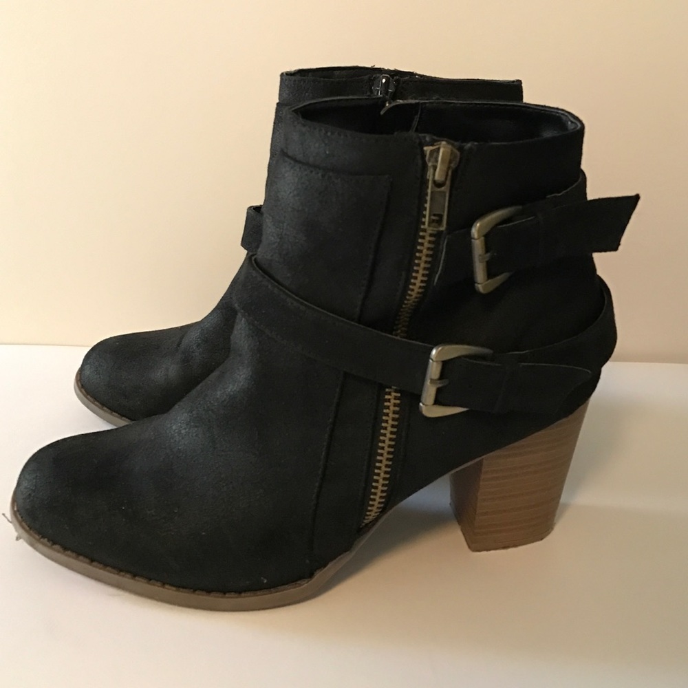 Black booties w/zipper