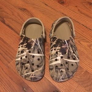 Boys camo crocs