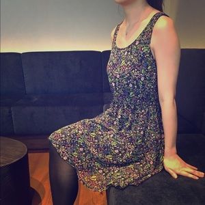 Cute and classy floral dress in black, flowy