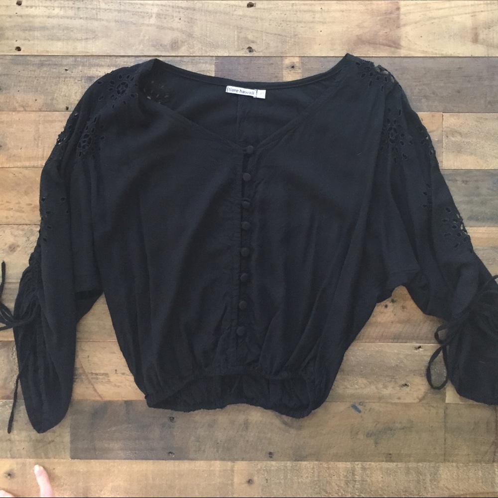 Black Tiara Hawaii Cropped peasant top!