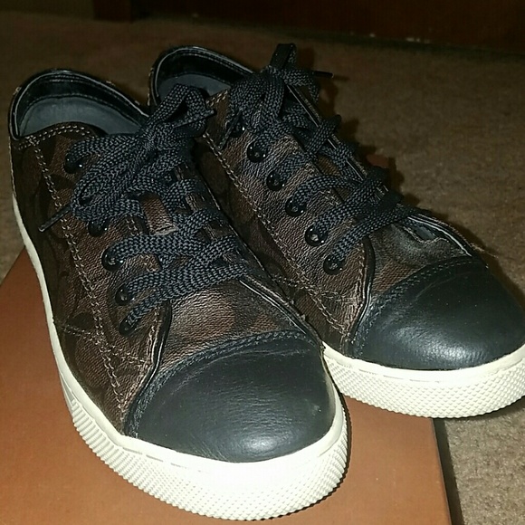 Coach shoes: Brown and Mahogany classic C's - Picture 1 of 4