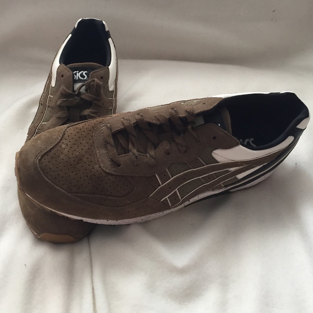 Brand new Men's Gel Sight shoes