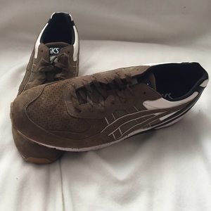 Brand new Men's Gel Sight shoes