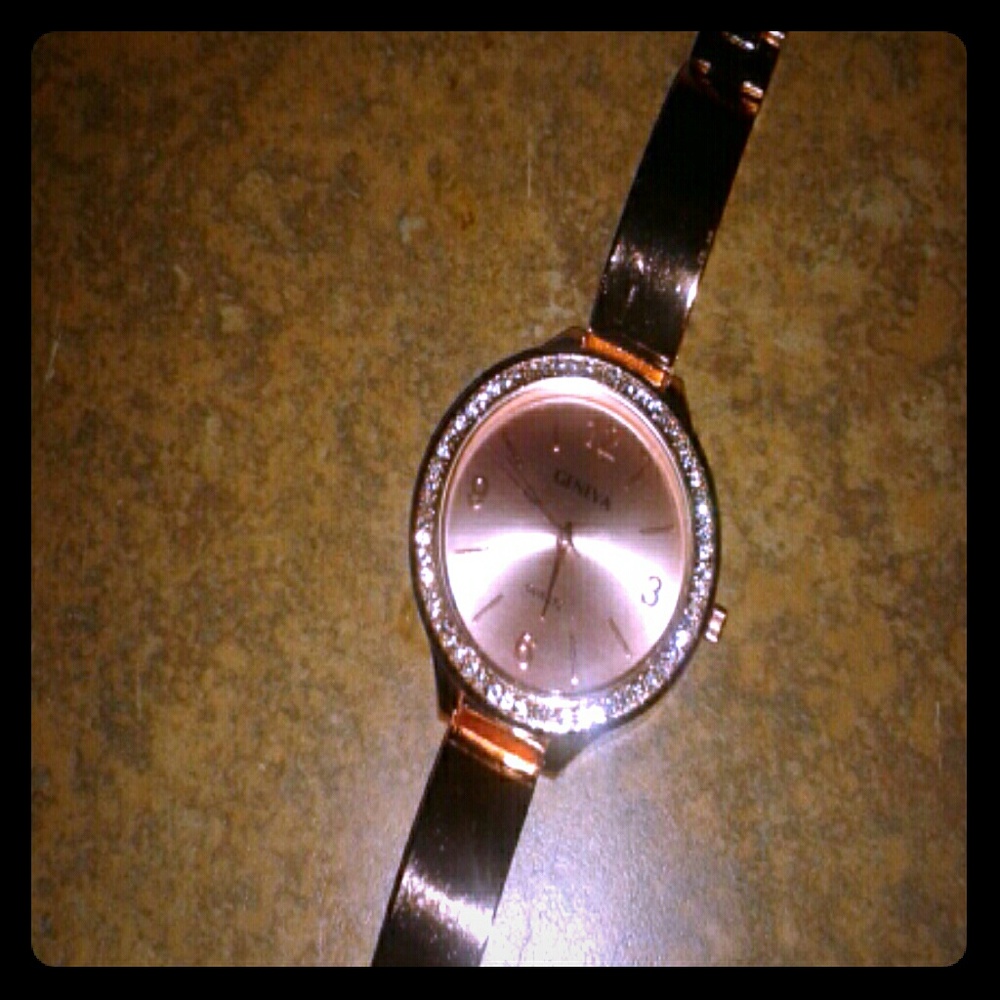 rose gold bezel watch