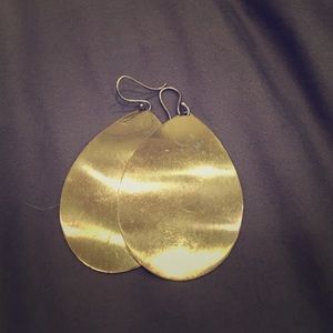 Banana Republic tear drop gold earrings