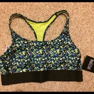 *NWT* VS The Player sports bra sz MED