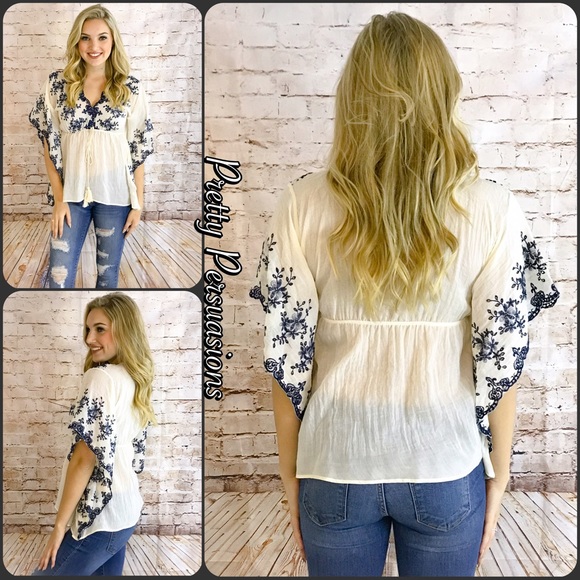 SOLD OUT‼️ Embroidered Flutter Sleeve Boho Top - Picture 3 of 4