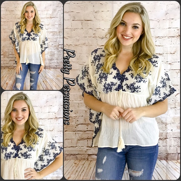 SOLD OUT‼️ Embroidered Flutter Sleeve Boho Top - Picture 4 of 4