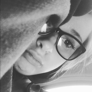 Meet your Posher, Annasty