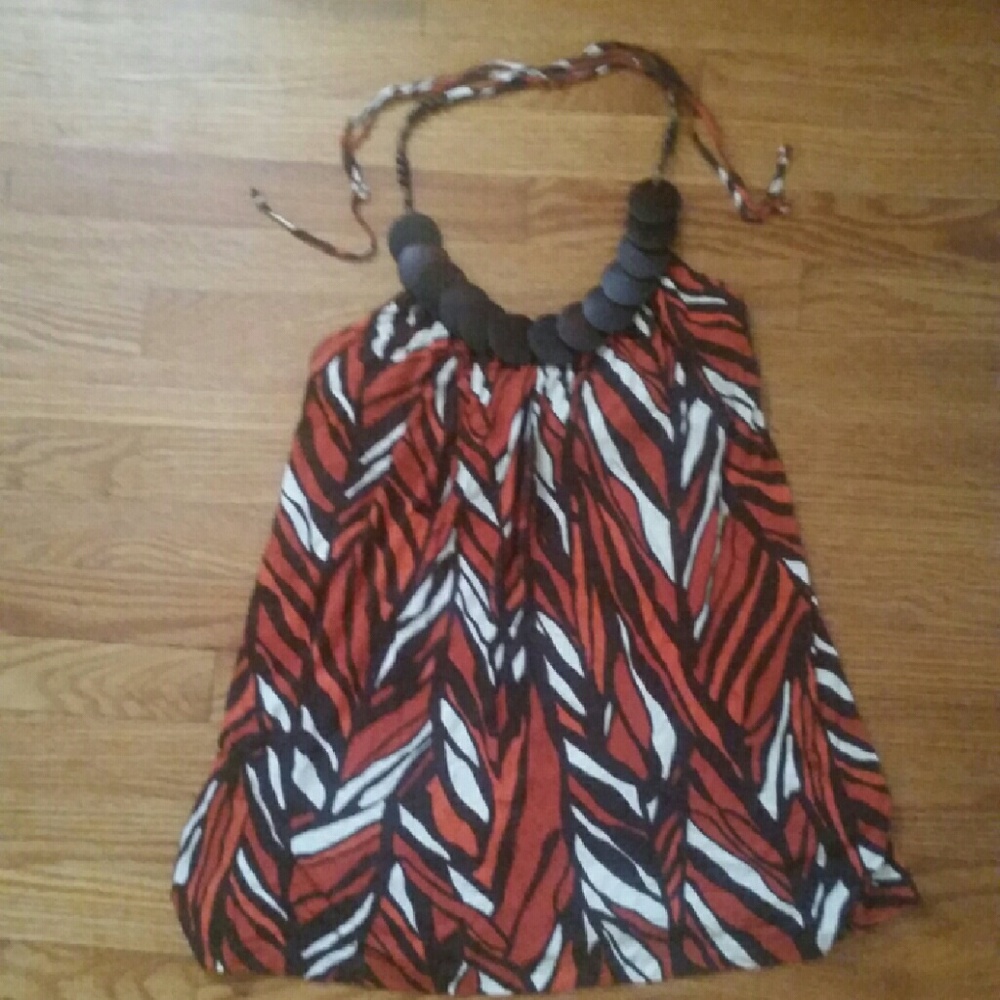 Halter top w/wood & beaded neckline