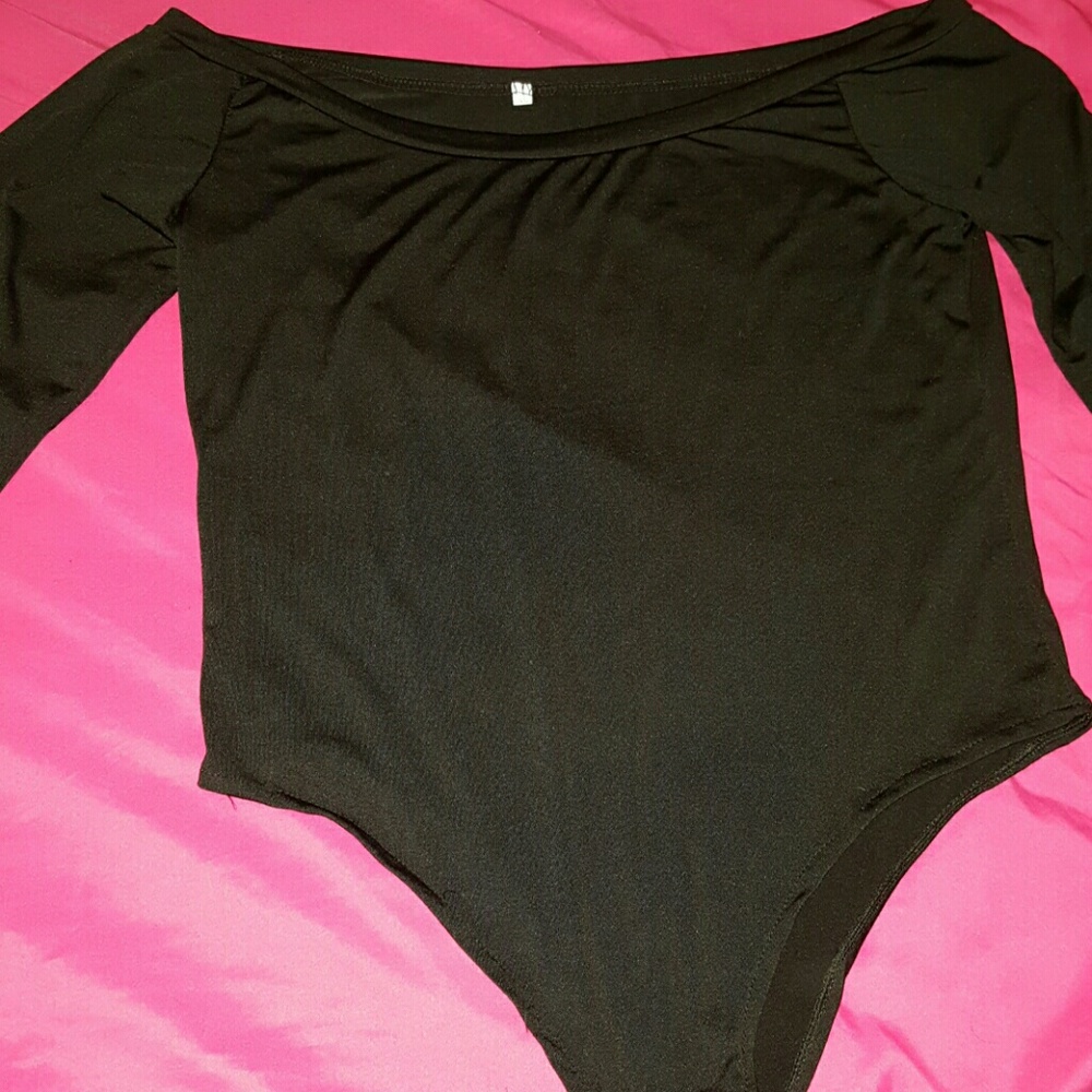 Blk off the shoulder bodysuit size XL