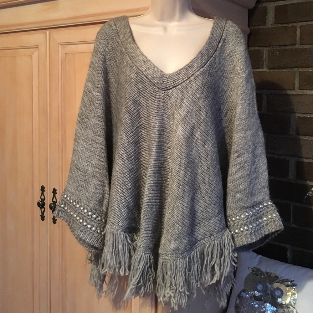VAIN GRAY FRINGE SWEATER SILVER STUDS SZ S UNIQUE