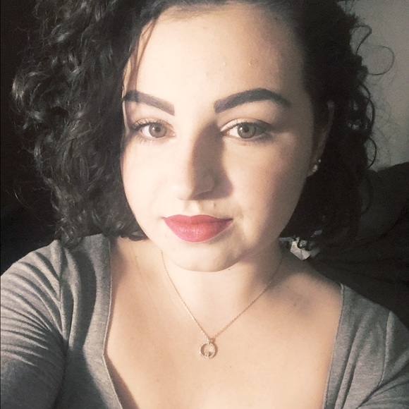 Meet your Posher, Anna - Picture 1 of 1