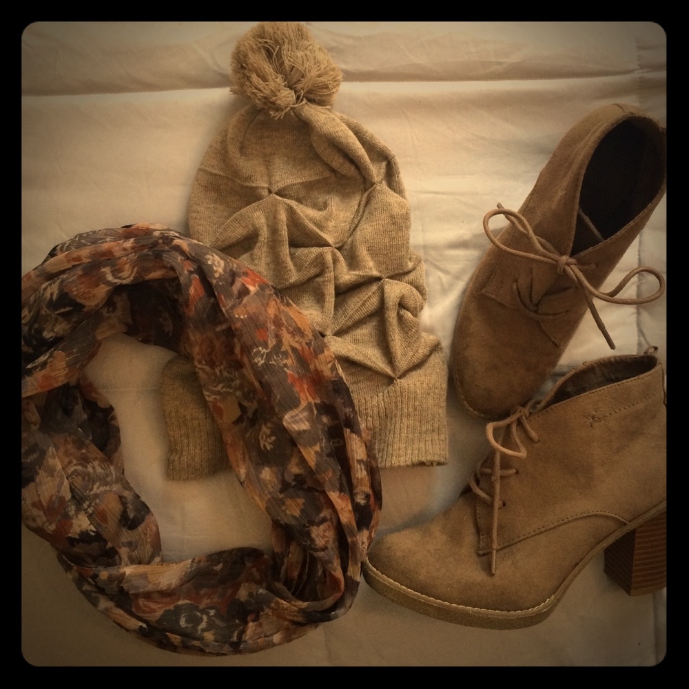 Infinity scarf, high heel boots, winter hat