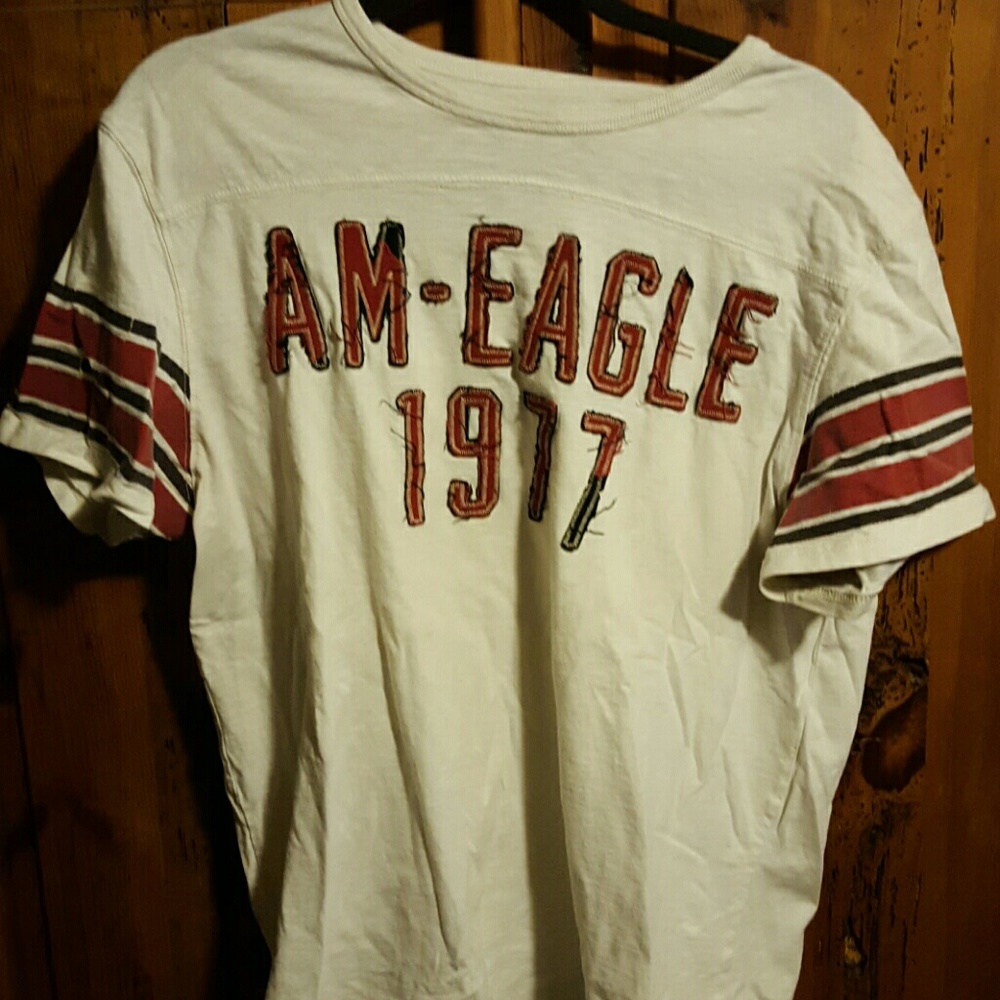 American Eagle tee shirt