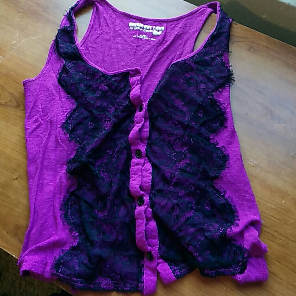 Tank with lace