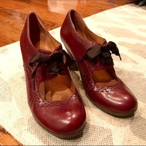 Red oxford pumps