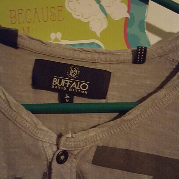 T-shirt - Picture 2 of 2