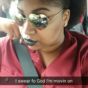 Meet your Posher, Nicole