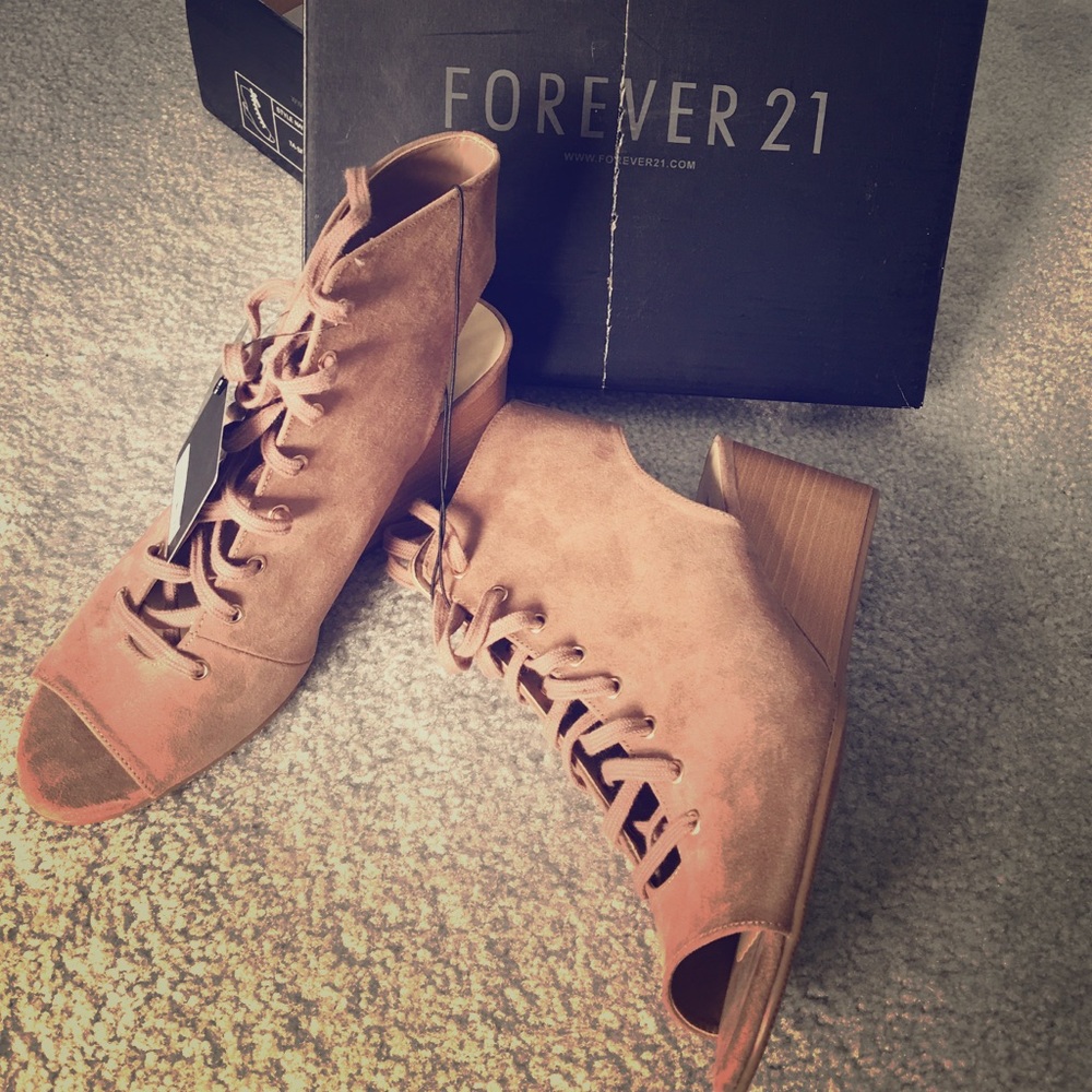 NEW with TAGS! Forever 21 wedge sandals in camel