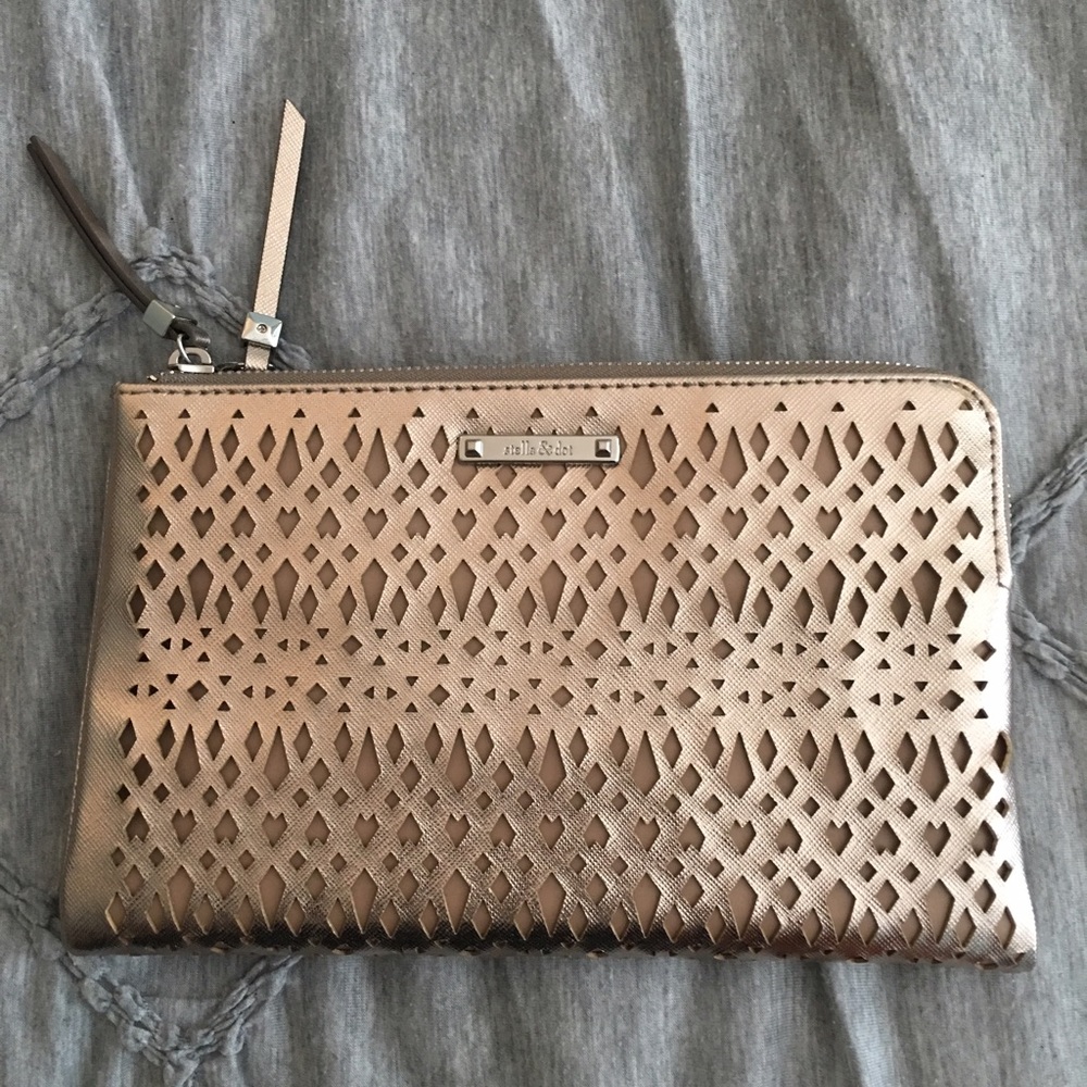 Stella and Dot Clutch