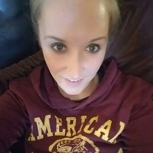 Meet your Posher, Hayley