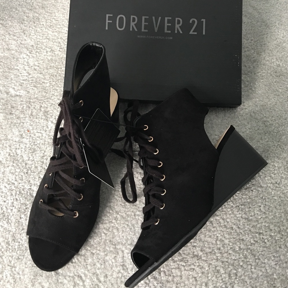 NEW WITH TAGS!! Black Forever 21 lace up wedges