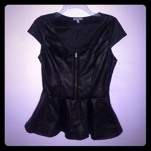 Black faux leather peplum shirt w/hold zipper